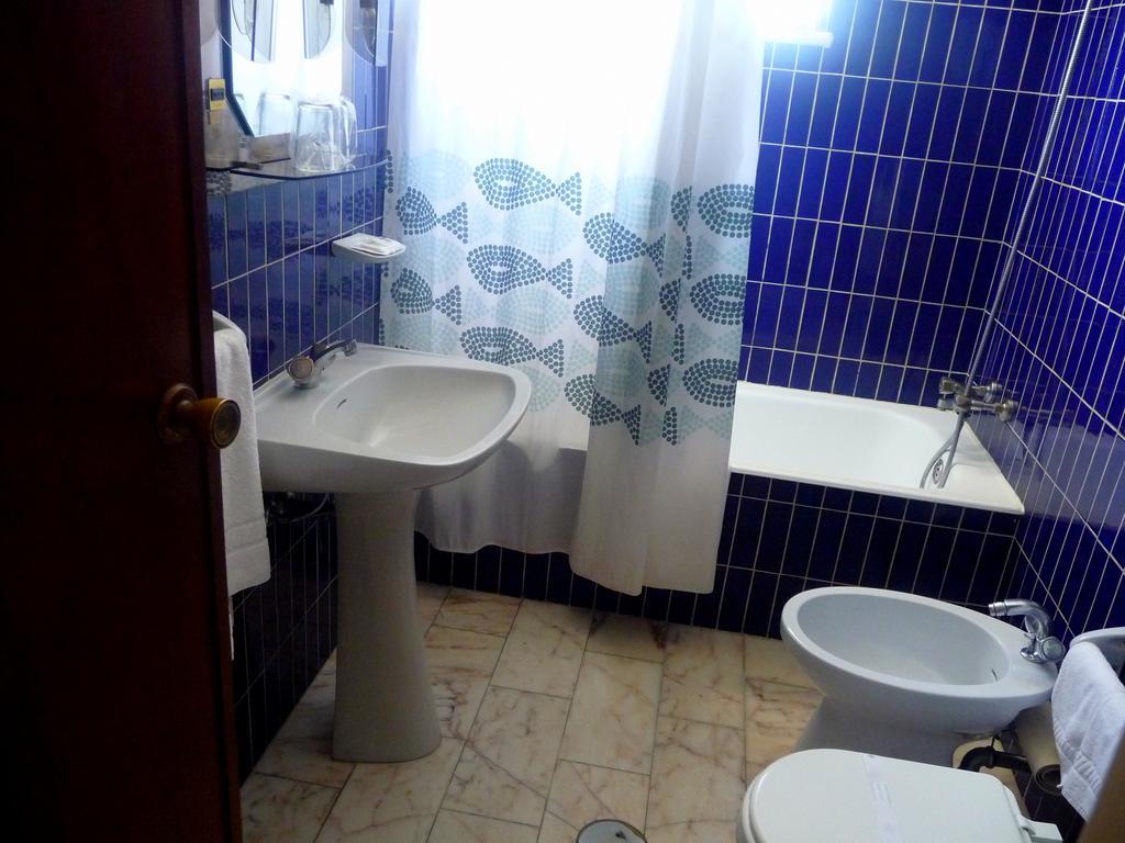 Hotel Tamargueira Figueira da Foz Ruang foto