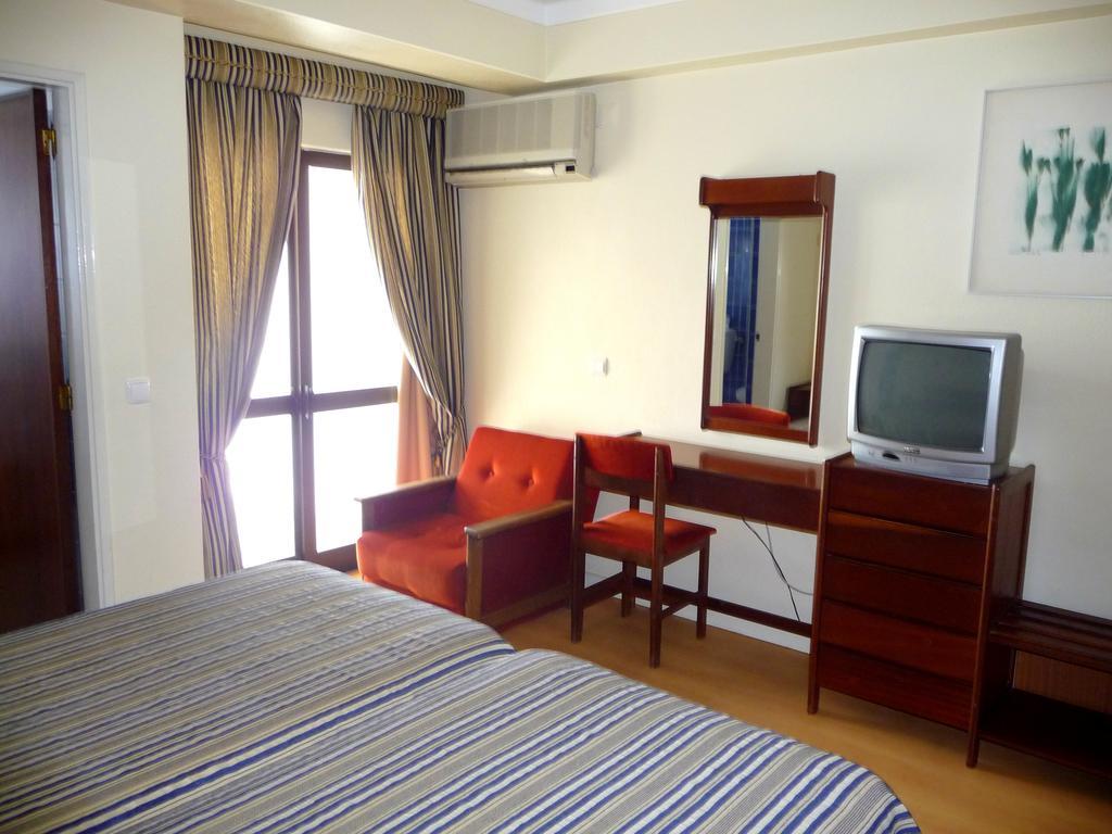 Hotel Tamargueira Figueira da Foz Ruang foto