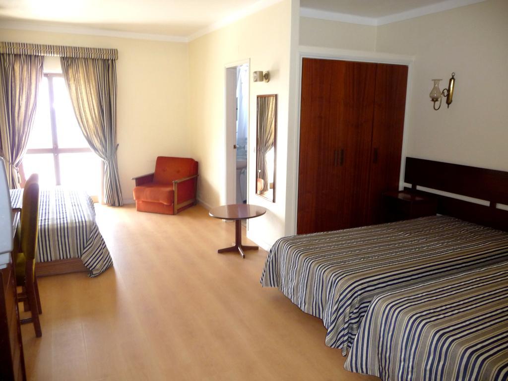 Hotel Tamargueira Figueira da Foz Ruang foto