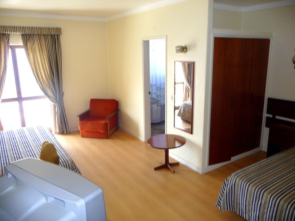 Hotel Tamargueira Figueira da Foz Ruang foto