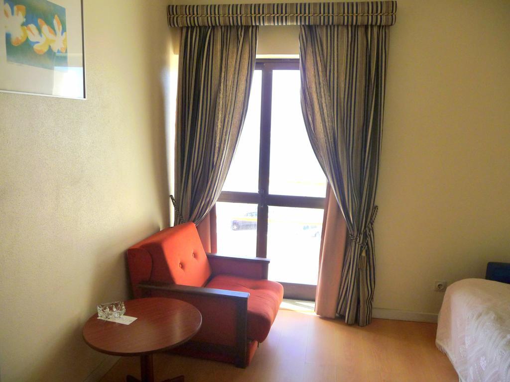 Hotel Tamargueira Figueira da Foz Ruang foto