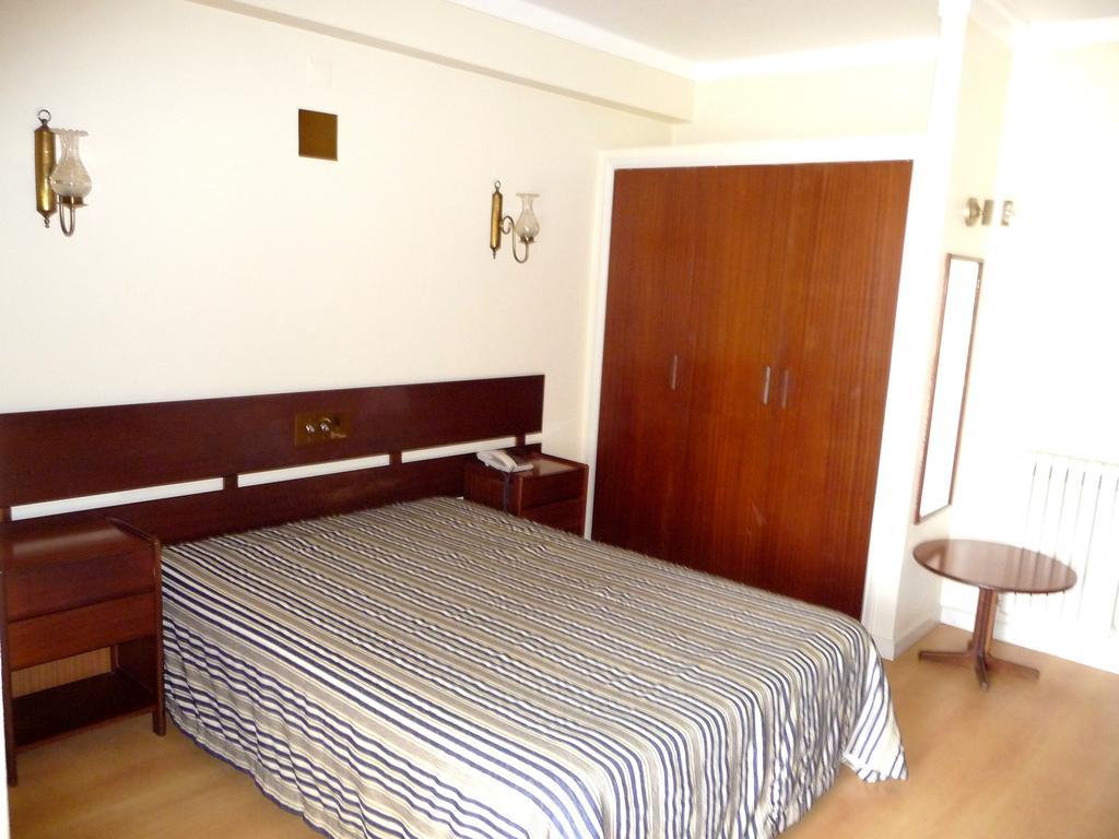 Hotel Tamargueira Figueira da Foz Ruang foto